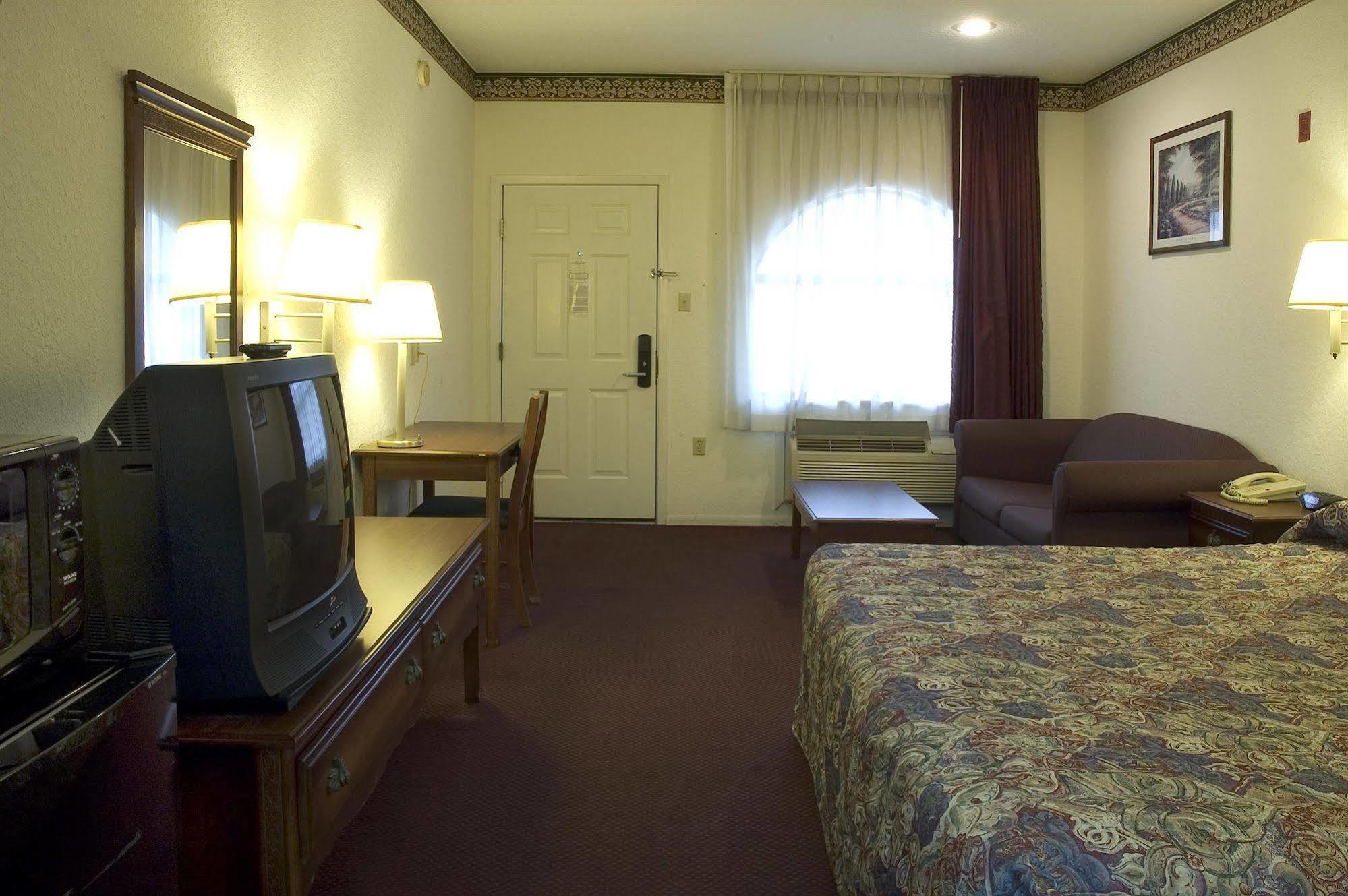 Budget Host Hempstead Inn Brookhollow/Energy Corridor Houston Exterior foto